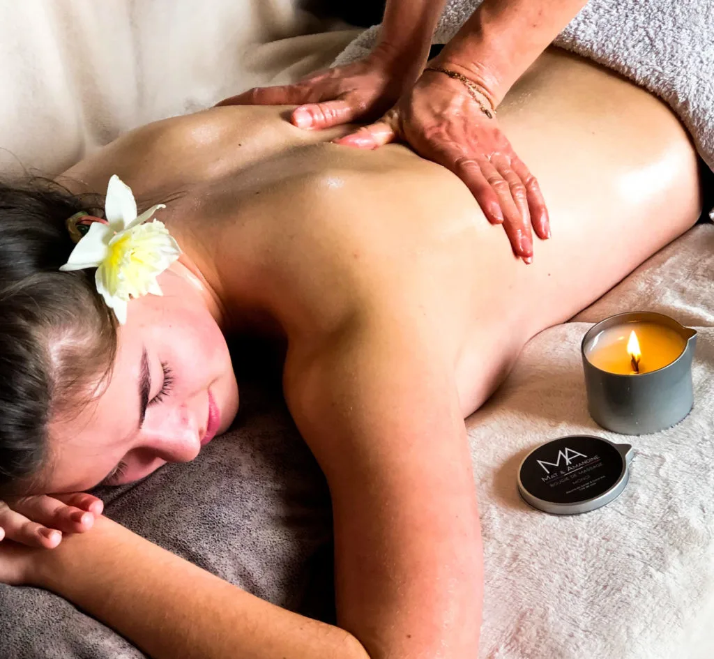 Fabricant bougies de massage, beurre de karité, huile de coco, cire de soja, parfum de Grasse