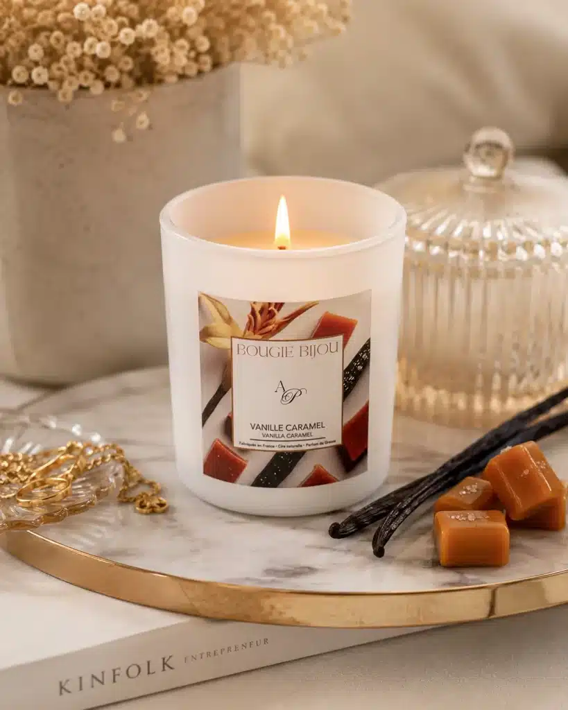 Bougie marque blanche parfumée bijoux