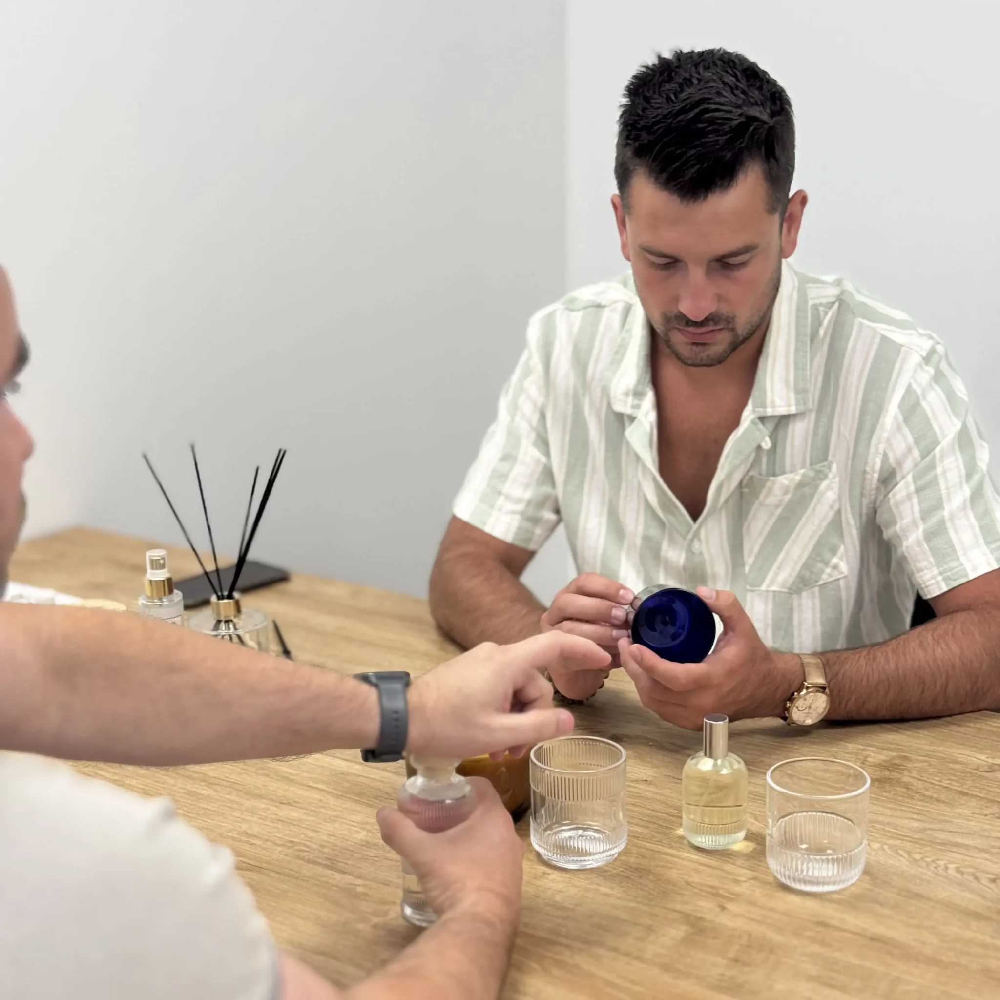 Échanges et conseils personnalisés pour la création de bougies sur-mesure